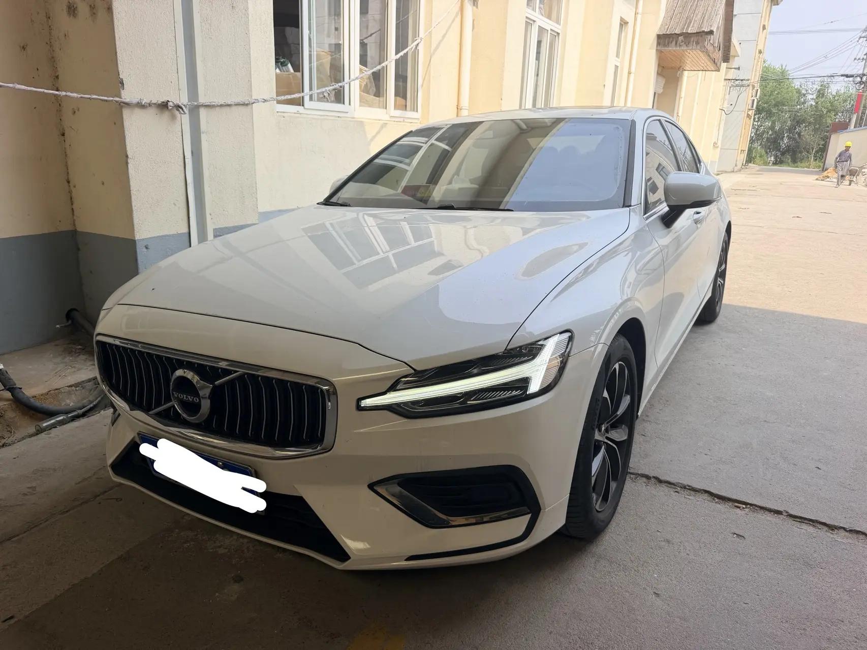 Volvo S60 2021 T4 Zhiyi Deluxe Edition