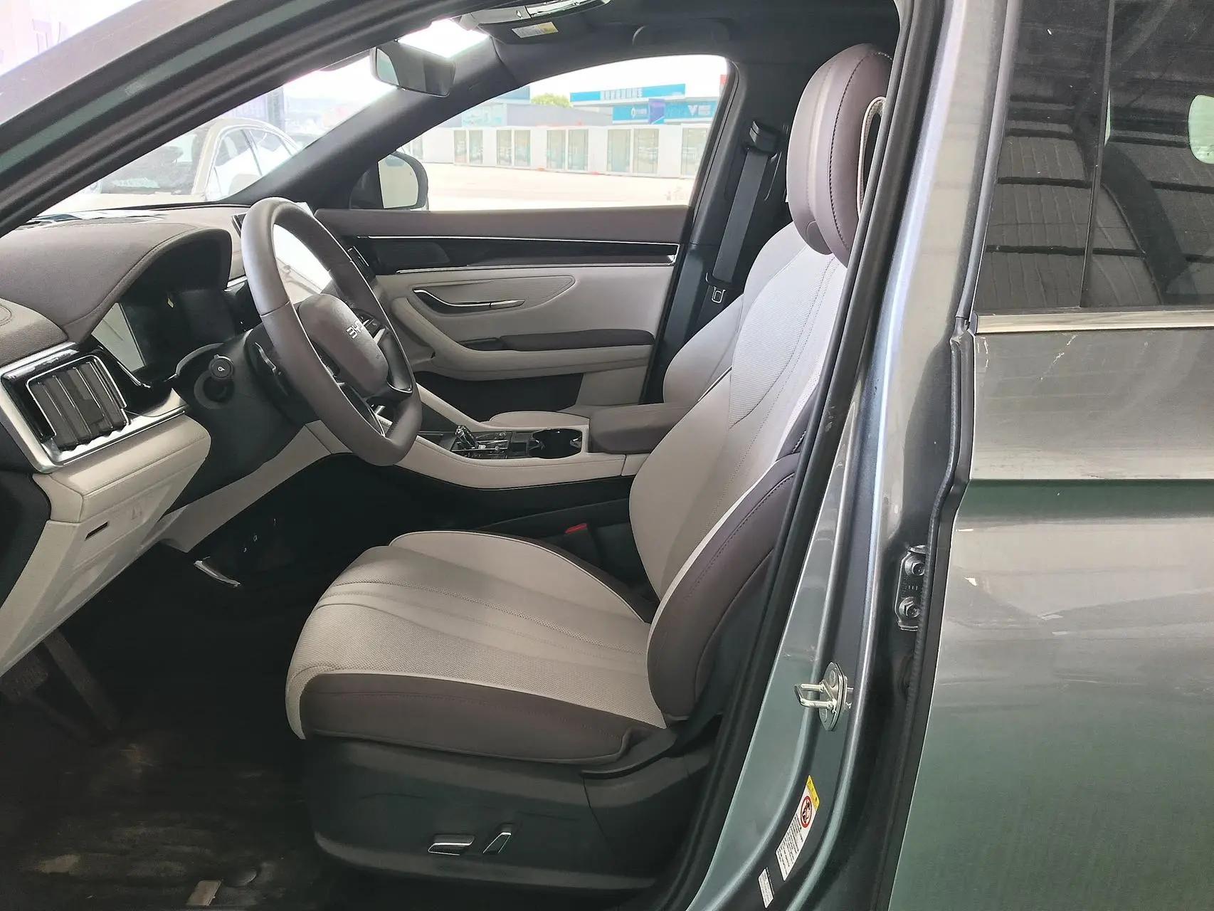 BYD Song PLUS New Energy 2025 Song PLUS DM-i 1.5 Stepless Smart Driving Edition 112KM Honorable Automatic Gear 4