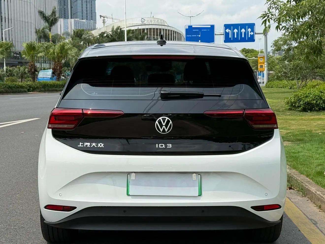 Volkswagen 2024 ID. 3 Pure Intelligence Enjoyment Version Automatic Transmission 4