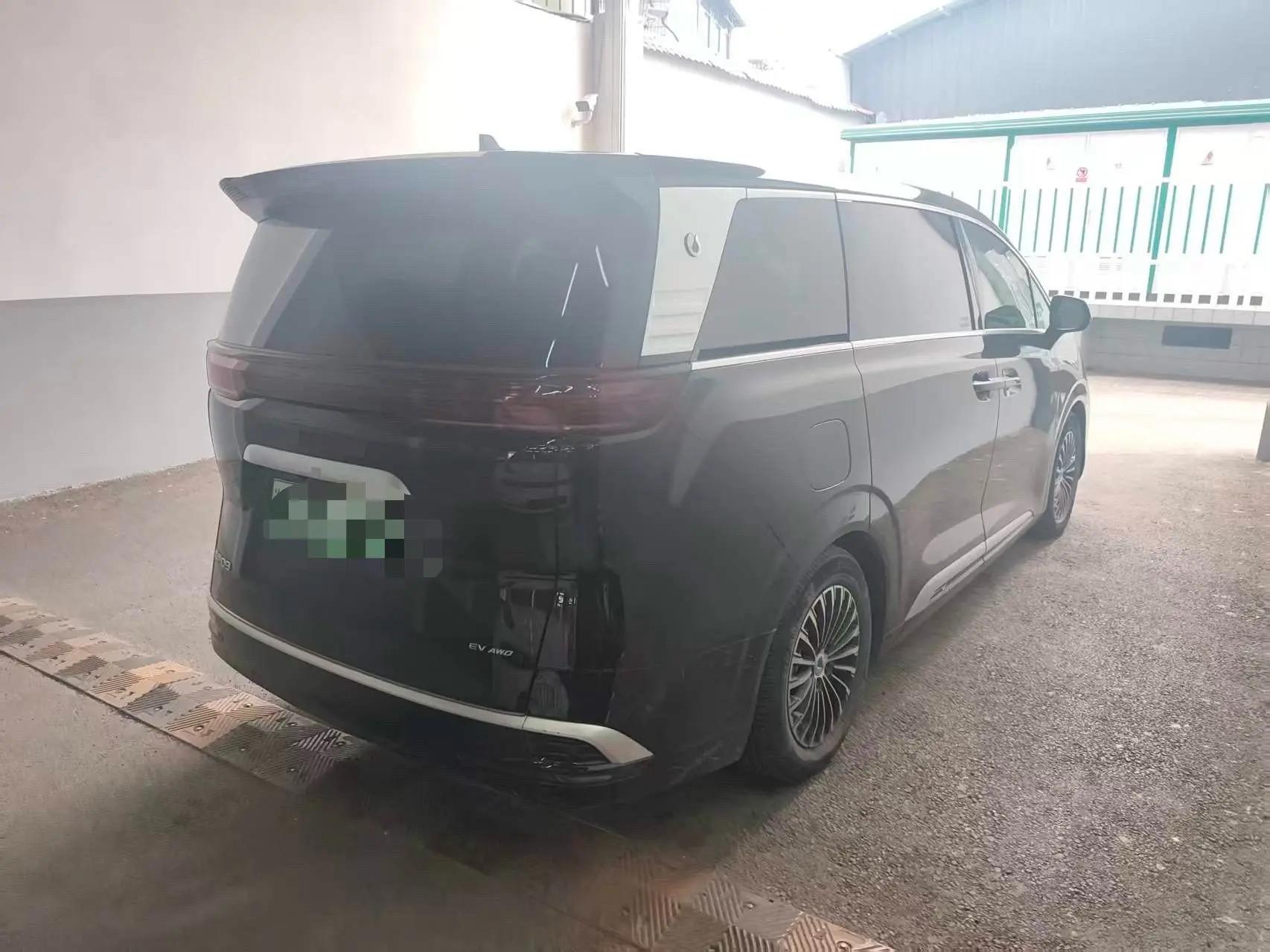 Denza D9 2022 EV 600 Four-wheel Drive Honor Model 4