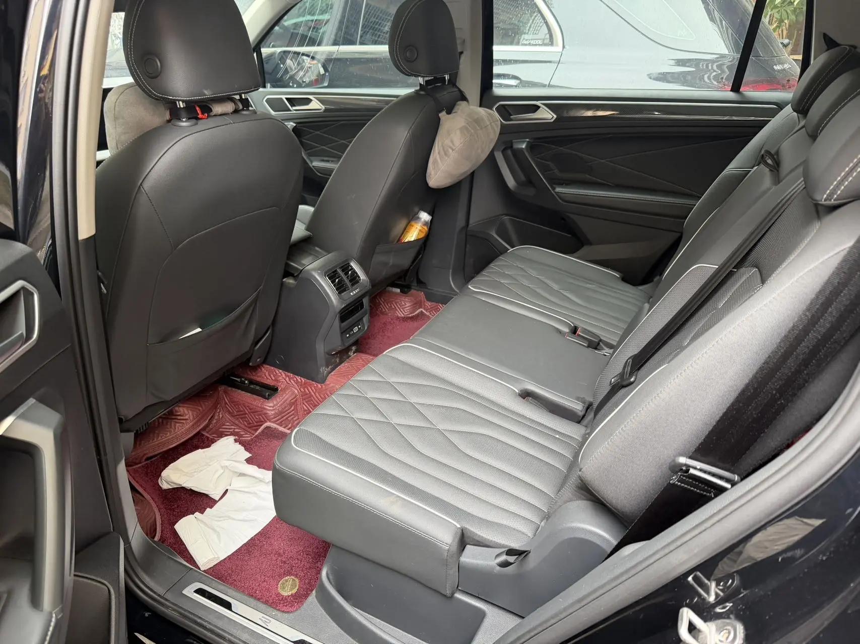 Tiguan L 2023 380TSI automatic four-wheel drive R-Line Yuexiang Edition 7 seats 4