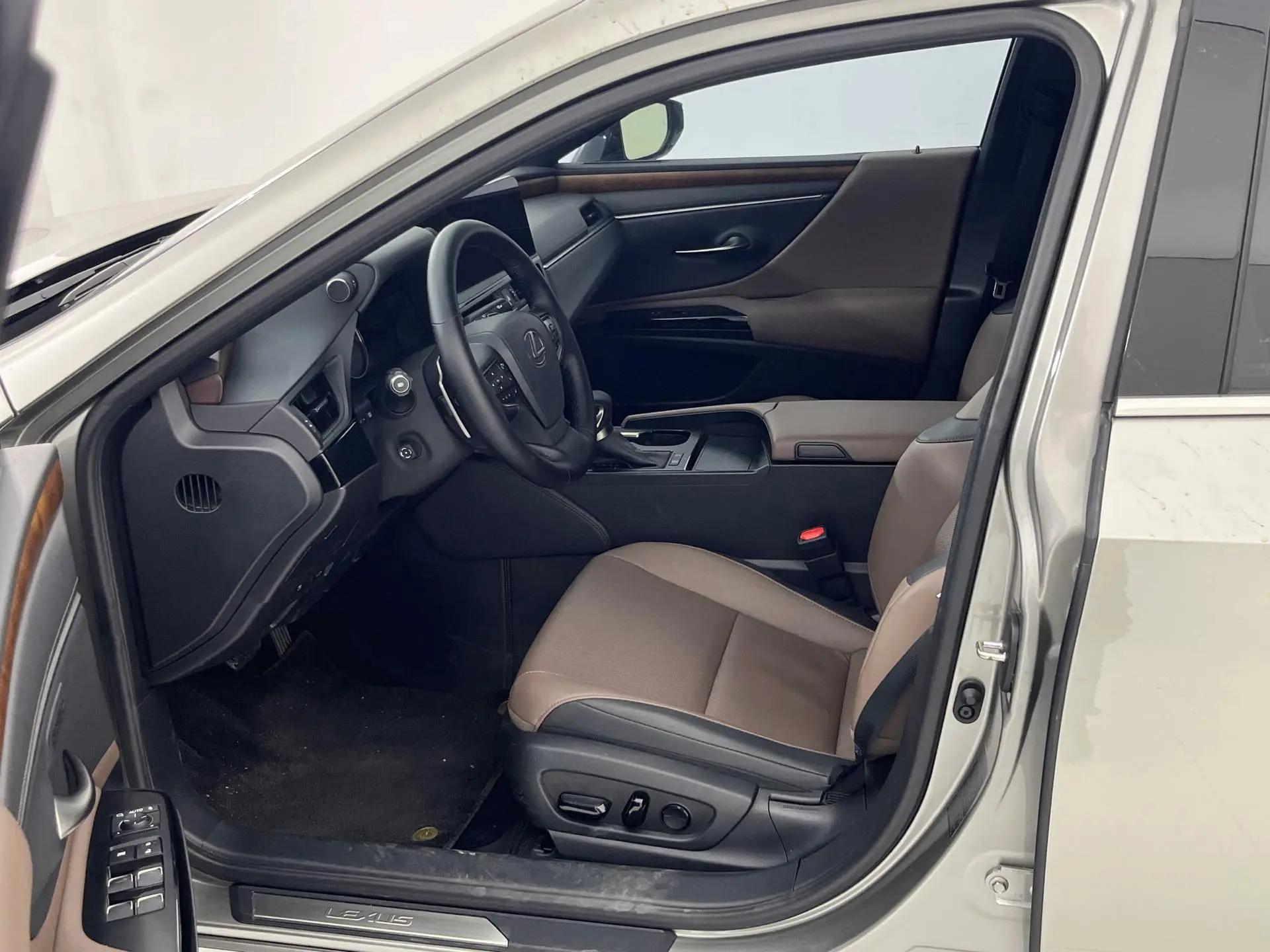 Lexus ES (Imported) 2024 ES200 2.0 Stepless Edition Automatic Gear 4