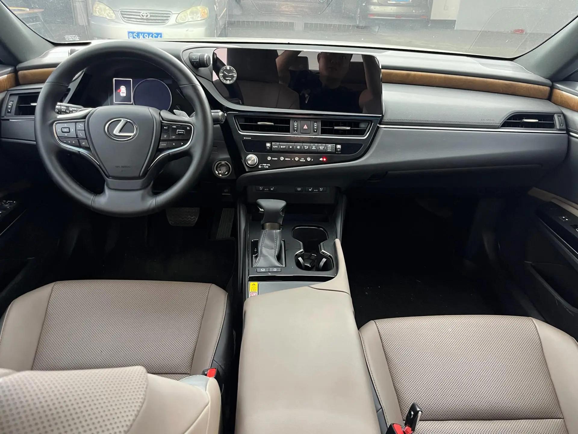 Lexus ES (Imported) 2024 ES200 2.0 Stepless Edition Automatic Gear 5