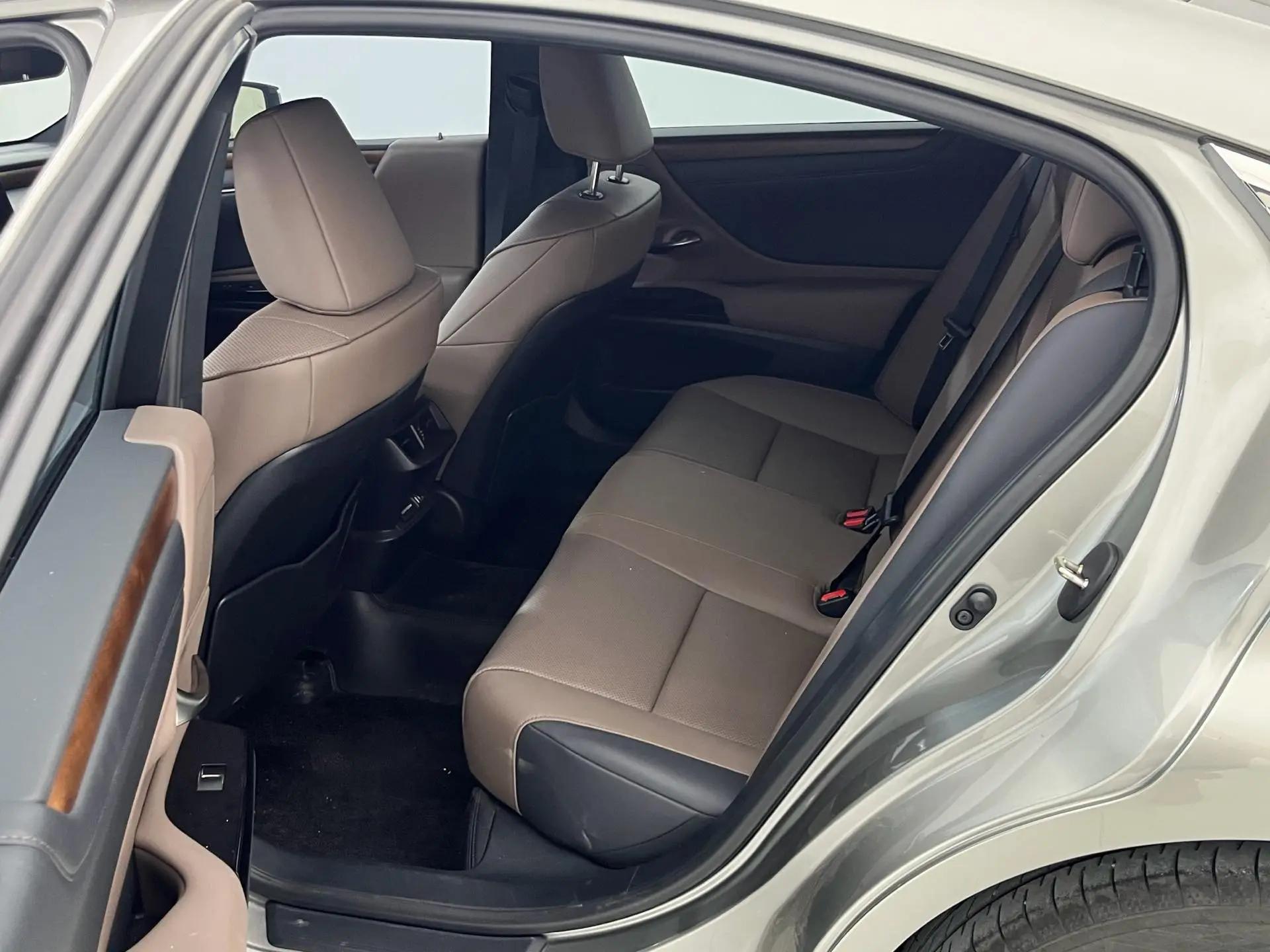 Lexus ES (Imported) 2024 ES200 2.0 Stepless Edition Automatic Gear 6