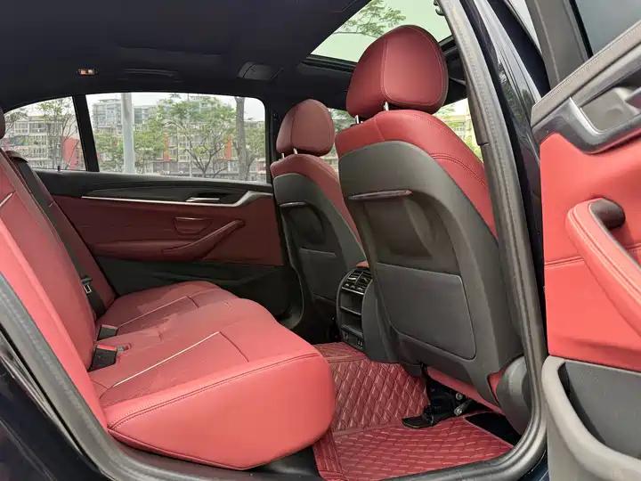 BMW 5 Series 2022 530Li Leading M Sports Suit 10