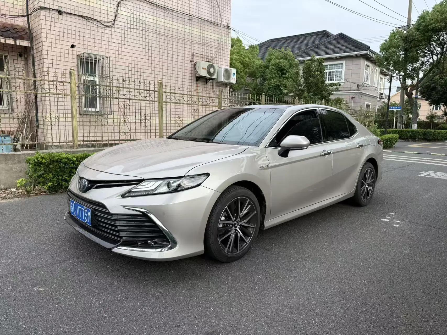Toyota 2023 Camry Dual Engine 2.5HG CVT Luxury Edition Automatic