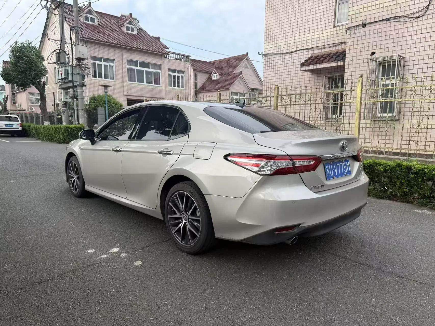 Toyota 2023 Camry Dual Engine 2.5HG CVT Luxury Edition Automatic 15
