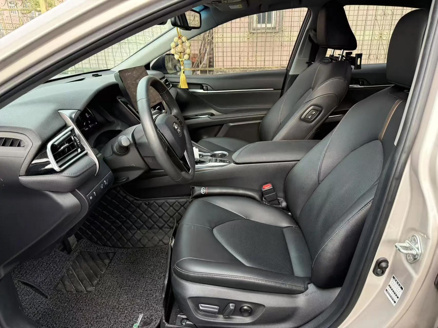 Toyota 2023 Camry Dual Engine 2.5HG CVT Luxury Edition Automatic 4