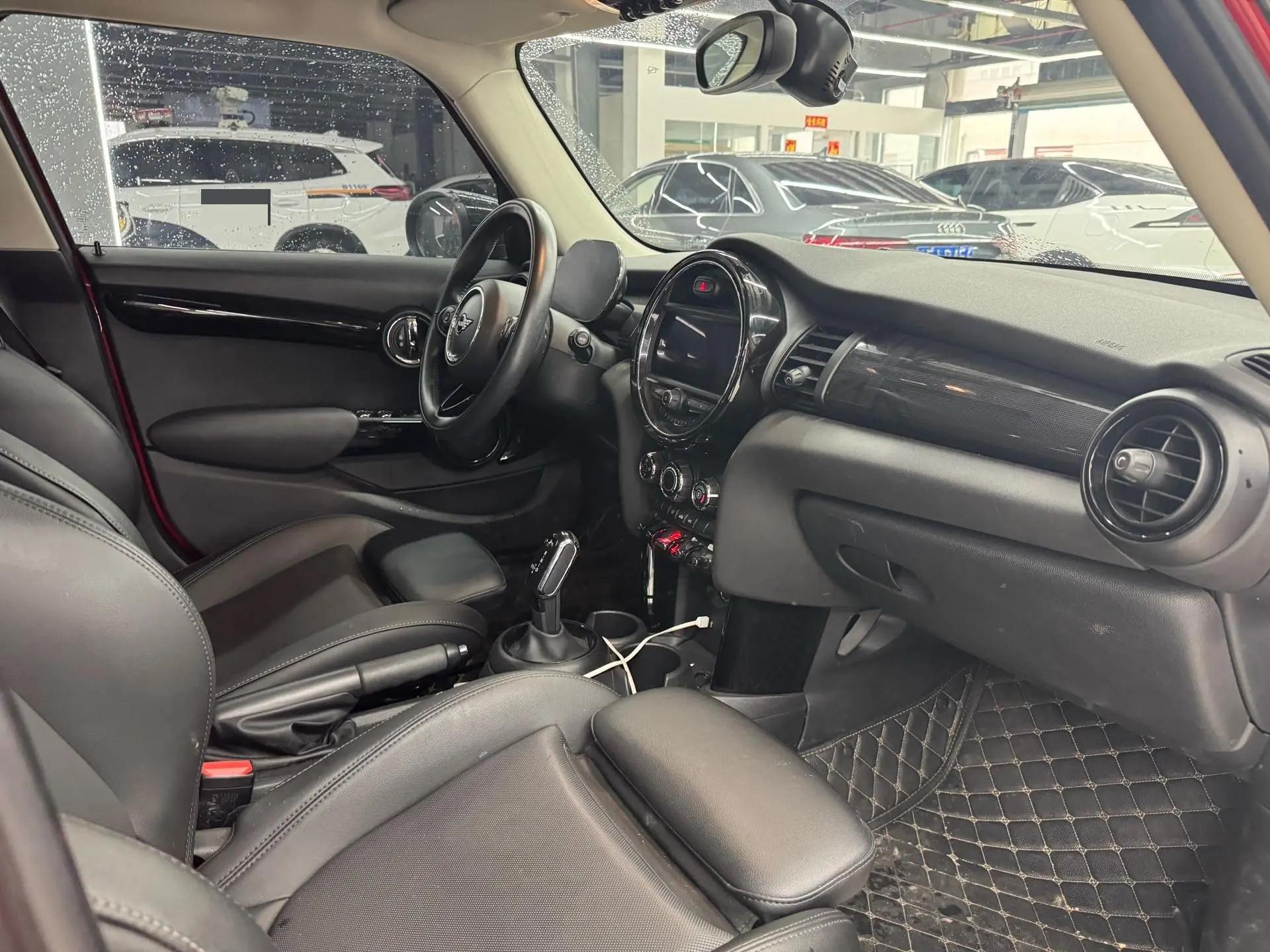 MINI 2021 1.5T COOPER Classic Five-Door Edition 6