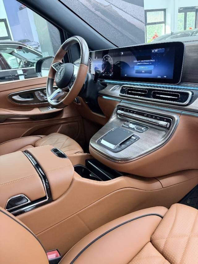 Mercedes Benz V 2024V 300 L 48V 2.0T Deluxe Automatic Gear 3