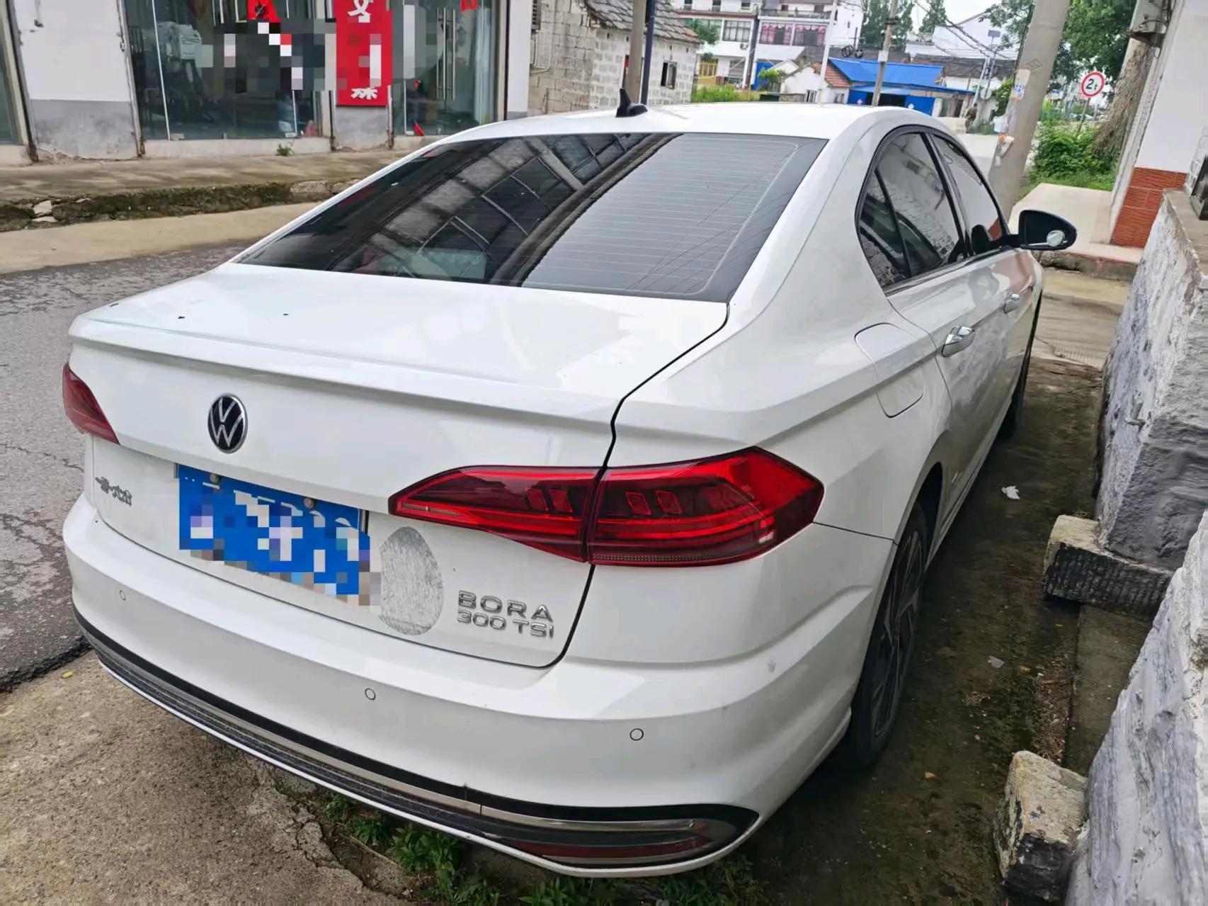 Bora 2023 300TSI DSG Basic 2