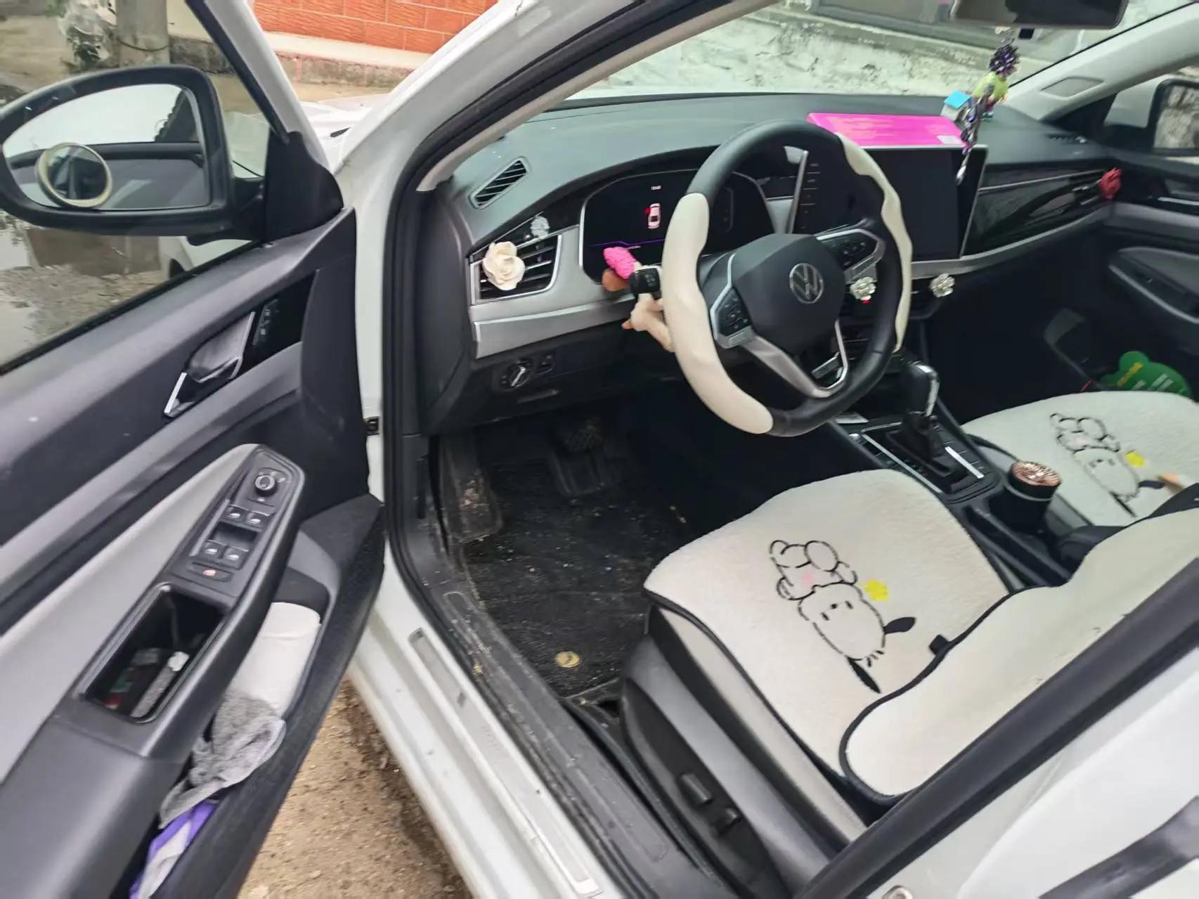 Bora 2023 300TSI DSG Basic 3
