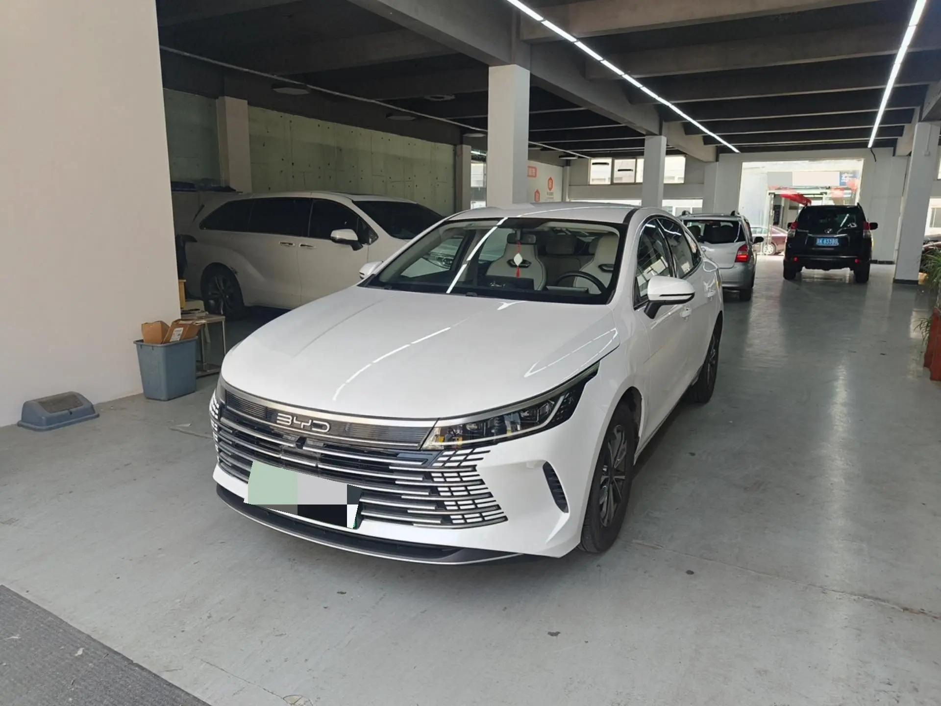 BYD 2024 Destroyer 05 DM-i 1.5 CVT Glory Edition 55KM Luxury Automatic