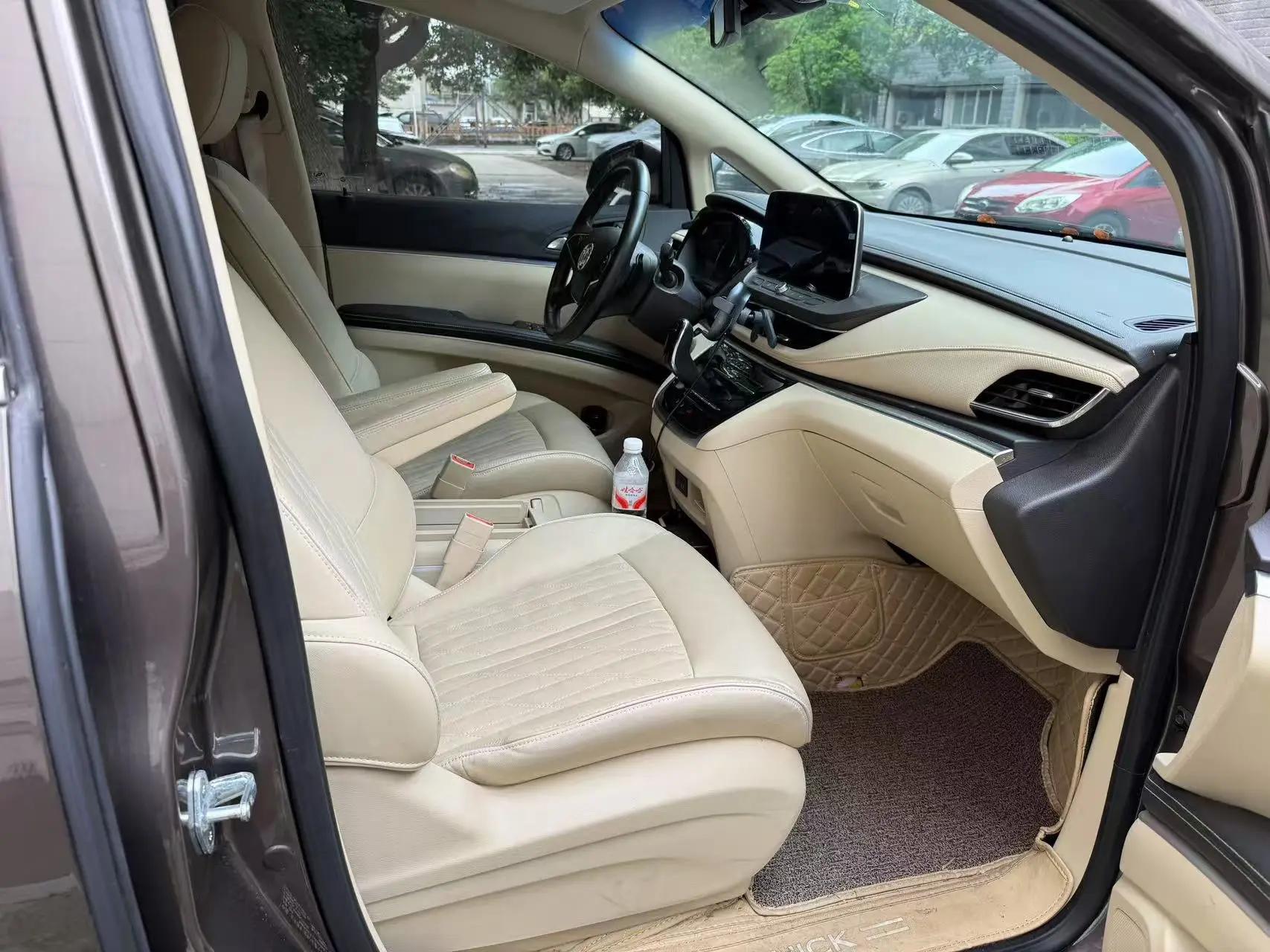 Buick GL8 2023 Land Business Class 652T Luxury Model 4