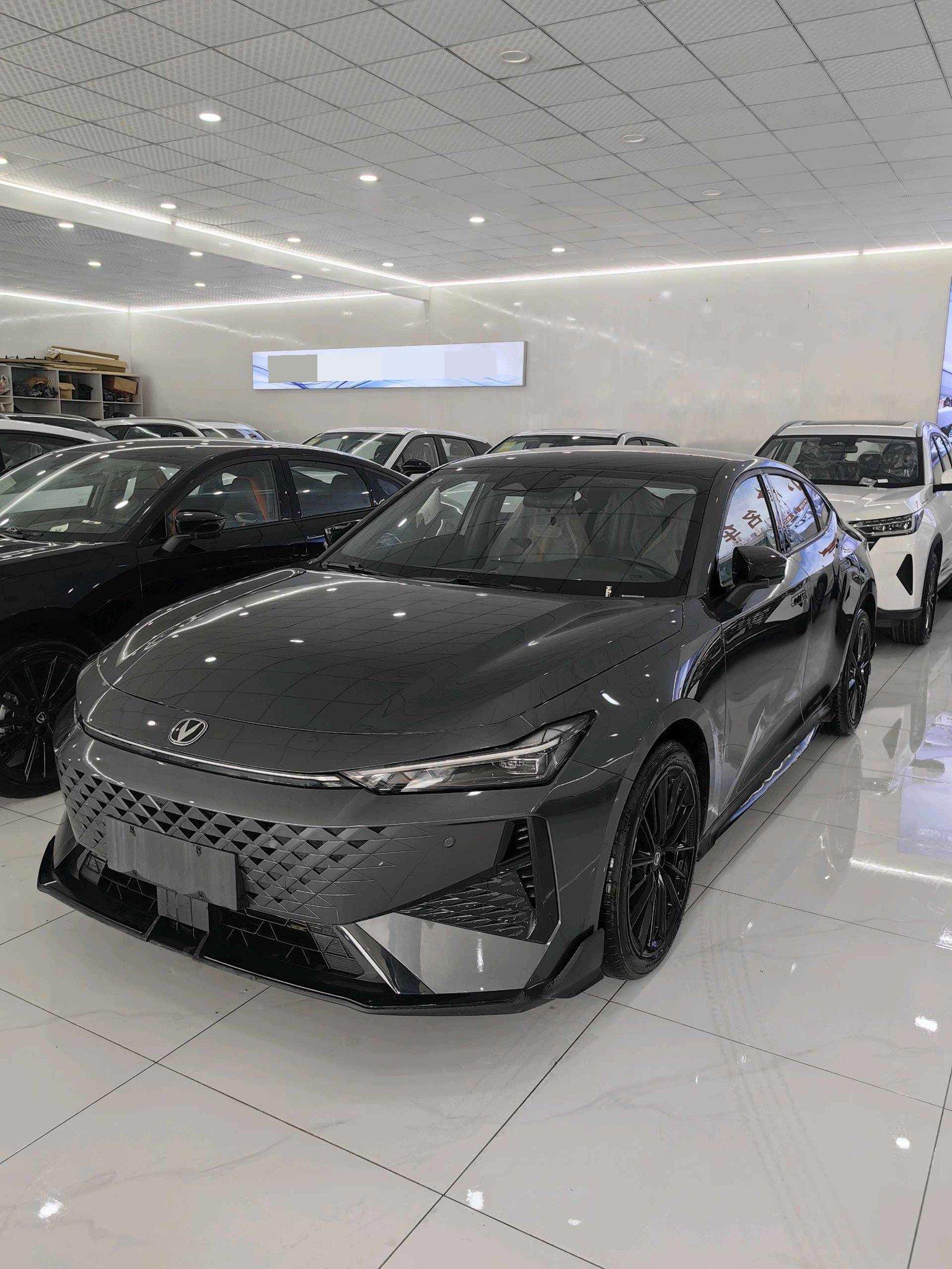 ChangAn 2024 UNI-V 1.5T Prestige Sports Automatic
