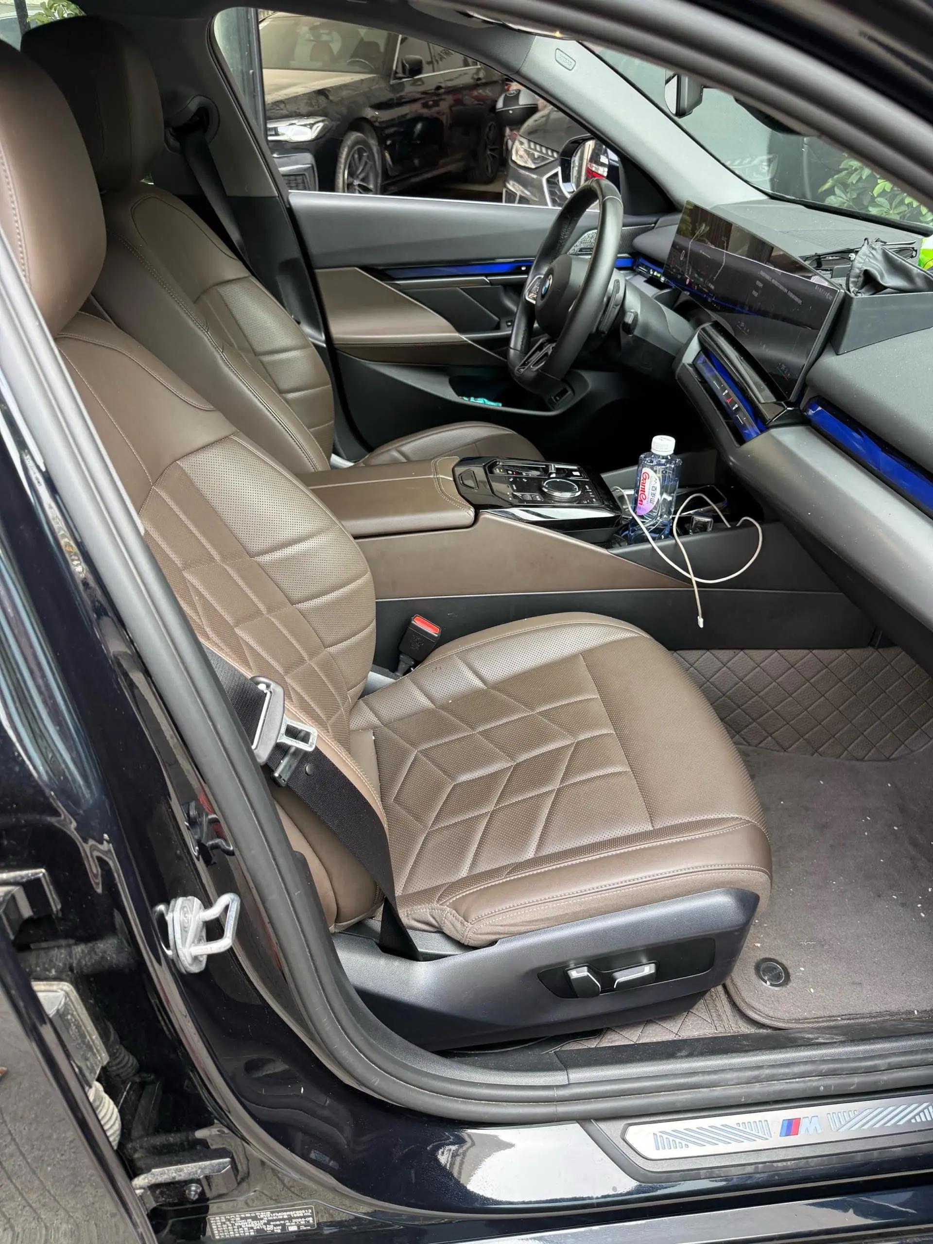 BMW 5 Series 2024 Model 530Li 48V 2.0T Luxury M Sport Package Automatic 7