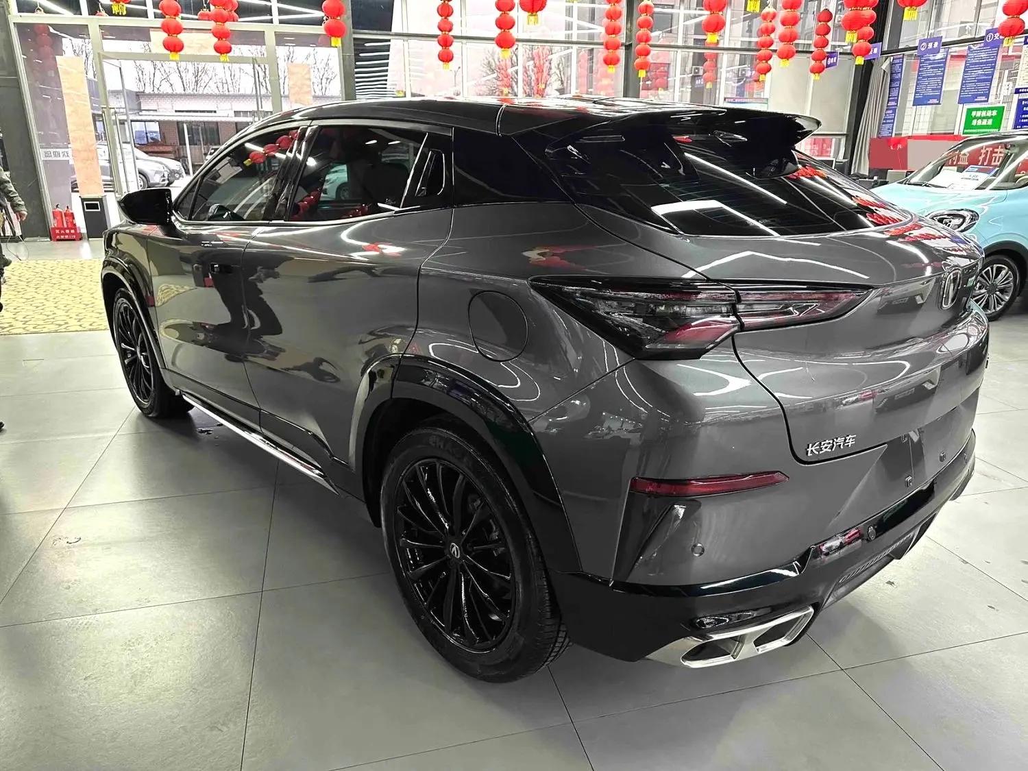 ChangAn 2023 UNI-T 1.5T exclusive automatic gear 2