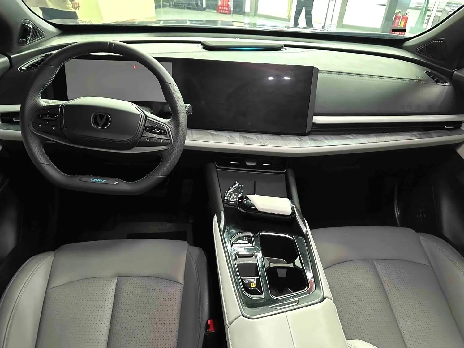 ChangAn 2023 UNI-T 1.5T exclusive automatic gear 8