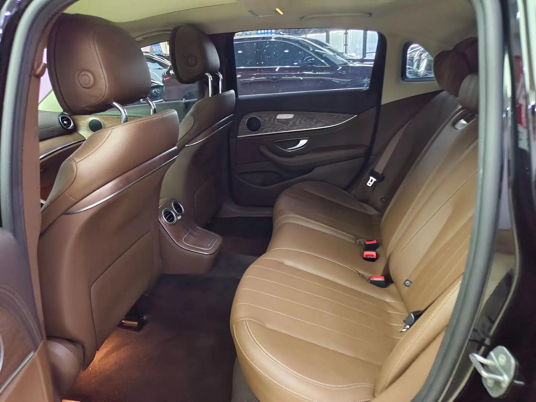 Mercedes Benz Class E 2022 E 260 L 7