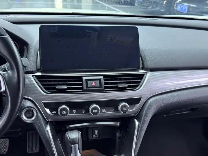 Accord 2022 260TURBO Deluxe Edition 11