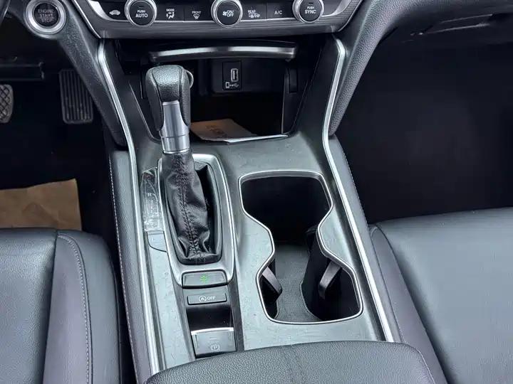 Accord 2022 260TURBO Deluxe Edition 12