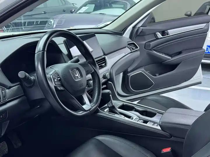 Accord 2022 260TURBO Deluxe Edition 5