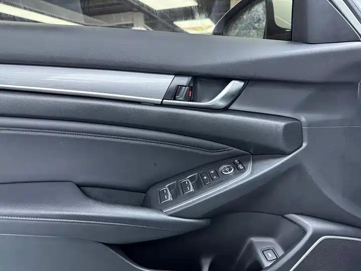 Accord 2022 260TURBO Deluxe Edition 6