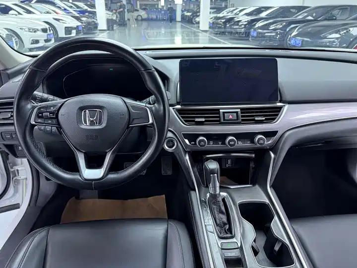 Accord 2022 260TURBO Deluxe Edition 9
