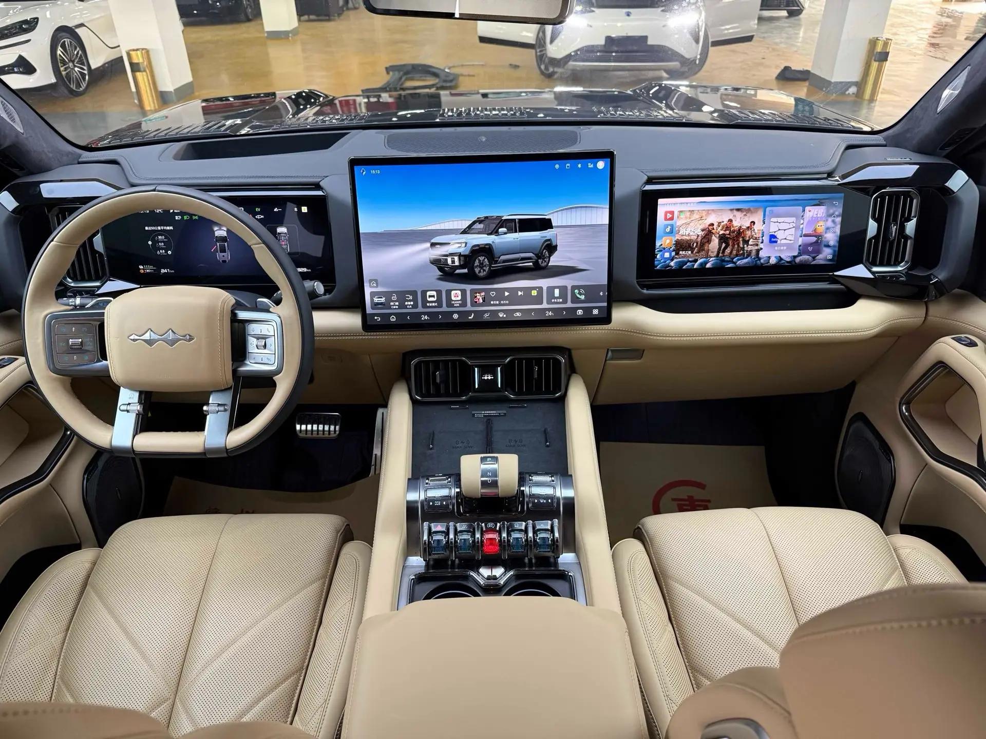 FangChengBao 2025 Leopard 8 2.0T CVT Smart & Brave Flagship 7-Seater Automatic 6