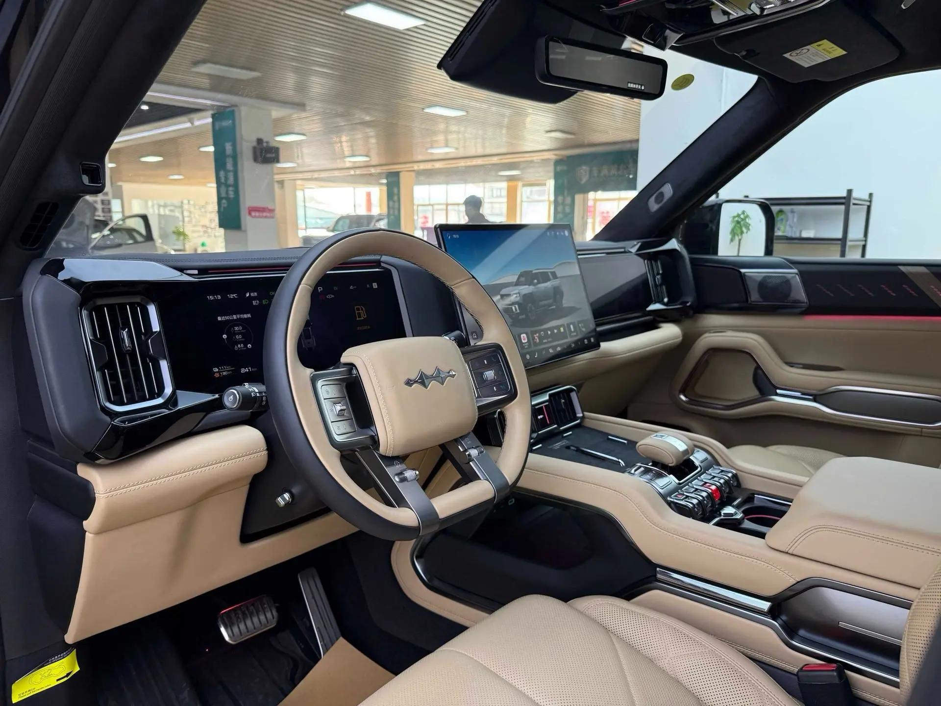 FangChengBao 2025 Leopard 8 2.0T CVT Smart & Brave Flagship 7-Seater Automatic 8