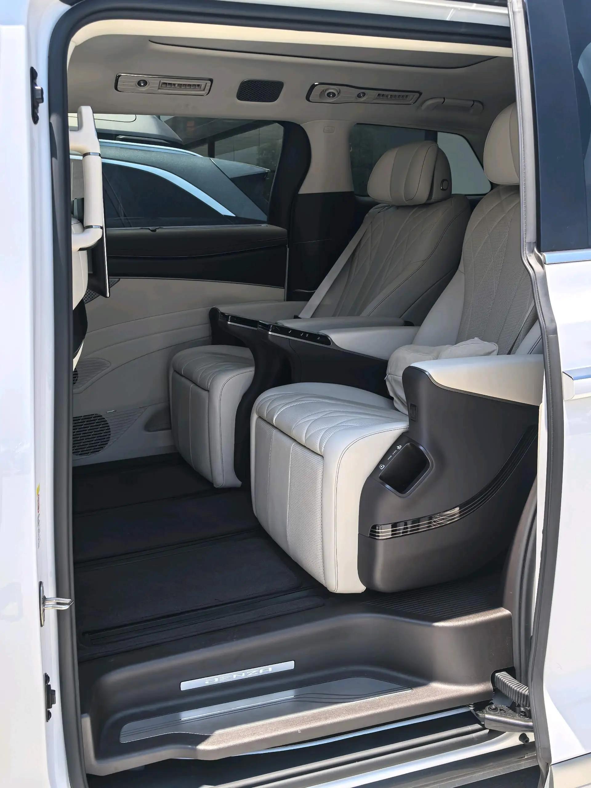 Denza 2025 Denza D9 DM-i 1.5T stepless intelligent driving version 1020 four-wheel drive flagship automatic gear 8