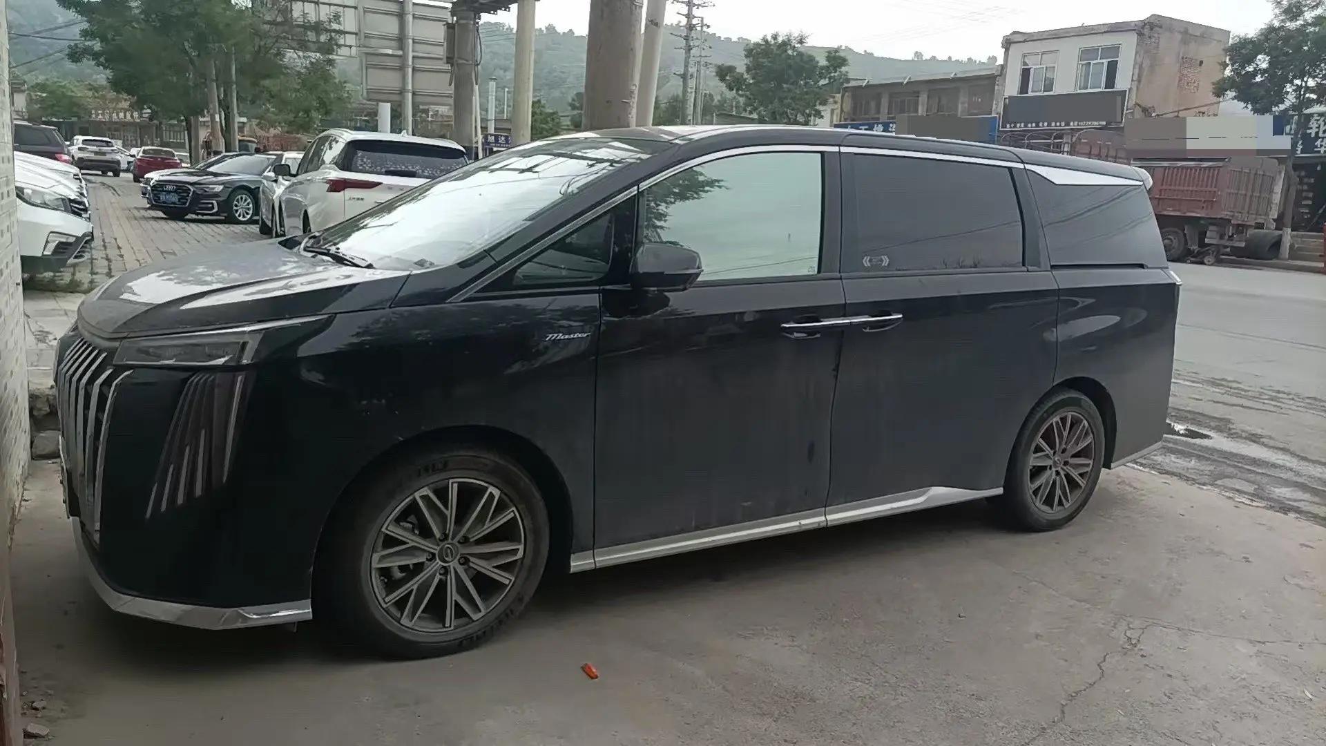 Open image lightbox: GAC Trumpchi 2024 M8 2.0T 400T Master Series Prestige Automatic