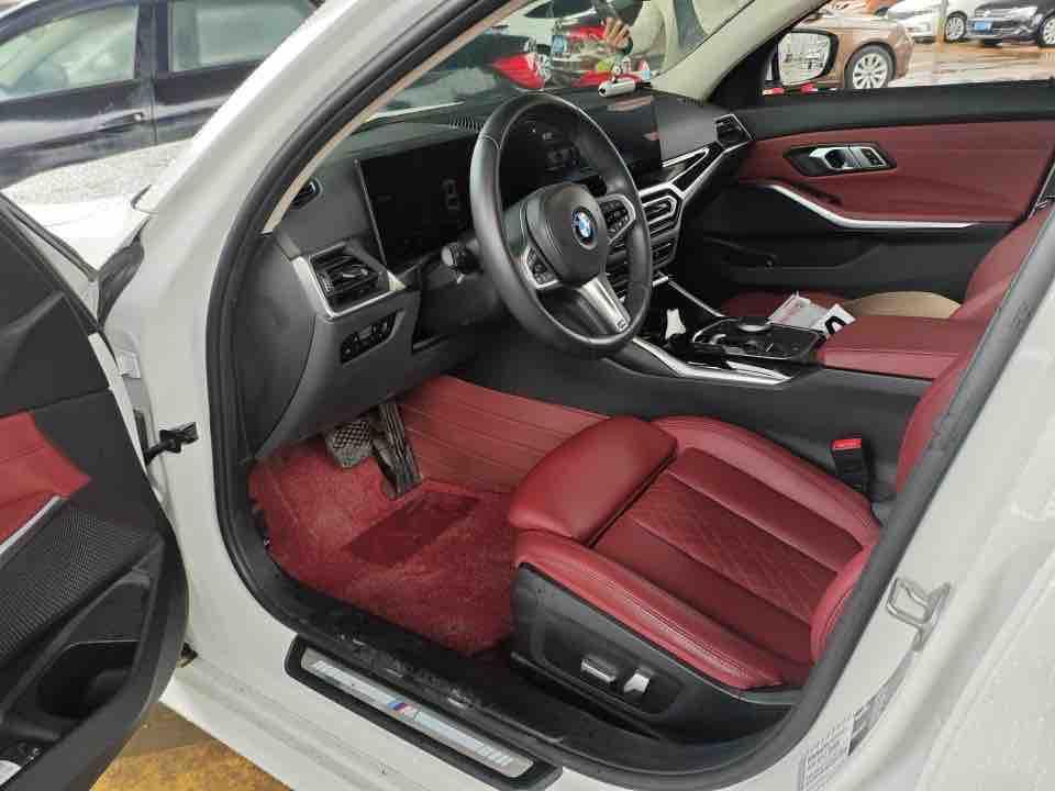 BMW 3 Series 2023 320Li M Sports Suit 4