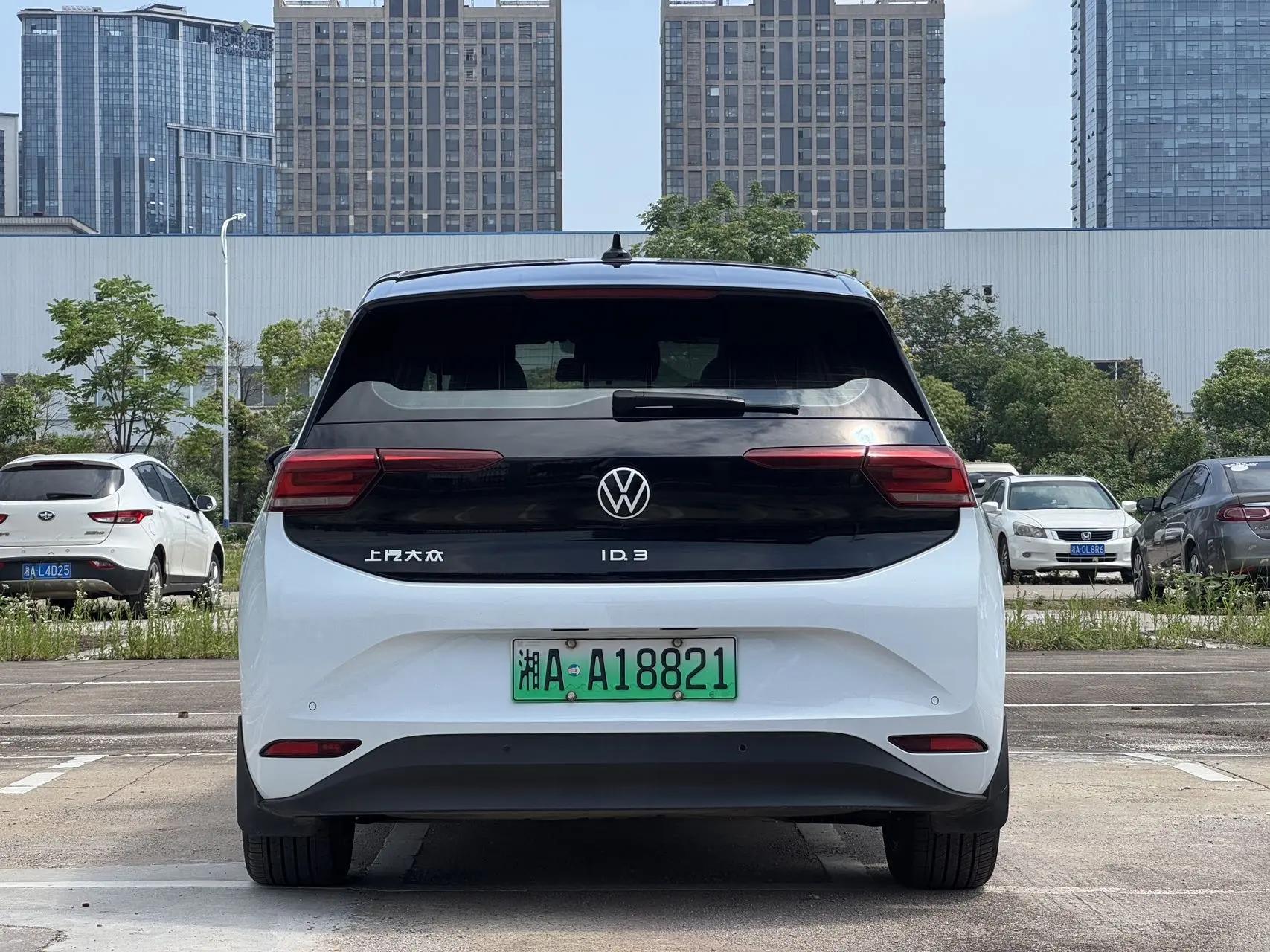 Volkswagen 2023 ID. 3 Pure Intelligence Enjoyment Version Automatic Transmission 9