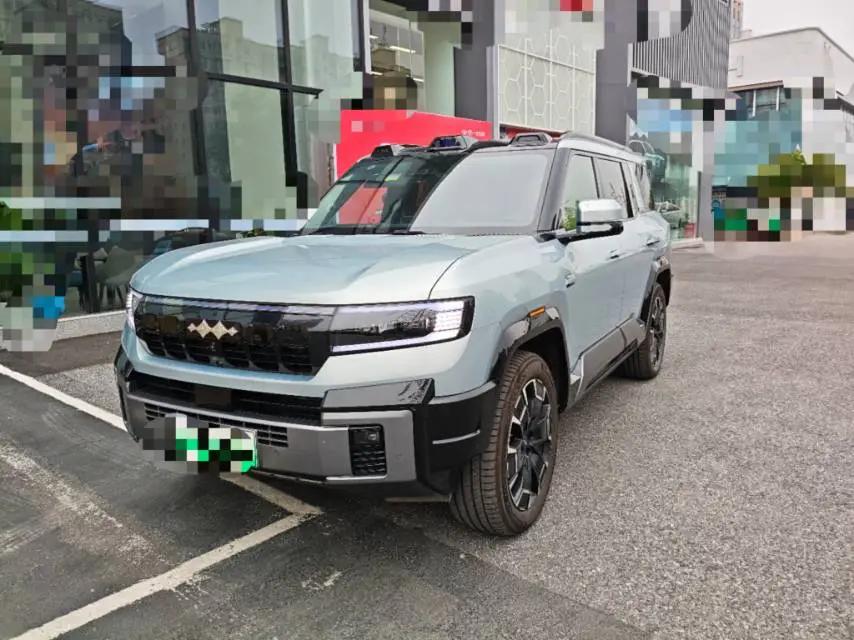 FangChengBao 2025 Leopard 8 2.0T Stepless Zhiyong Flagship Edition 6-seat Automatic Gear