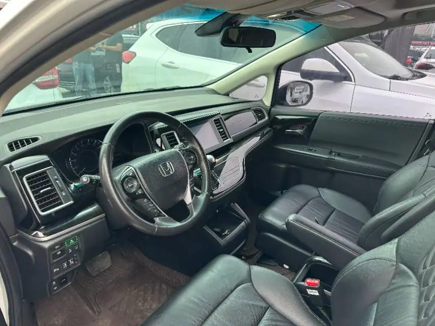 Elyson 2019 2.0L Hybrid Deluxe Edition 2