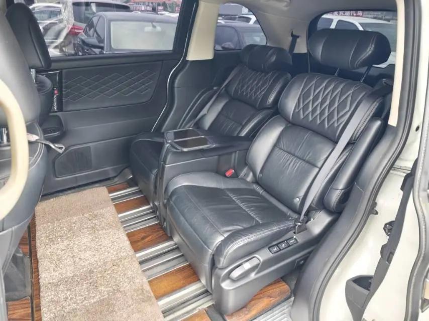 Elyson 2019 2.0L Hybrid Deluxe Edition 6
