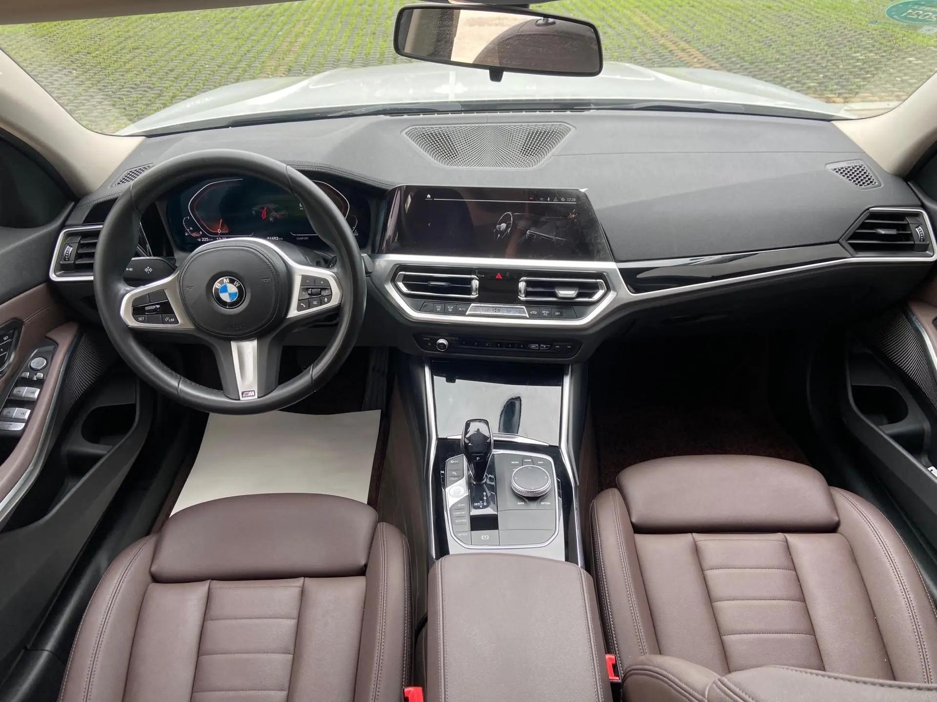 BMW 3 Series 2020 320Li M Sports Suit 12