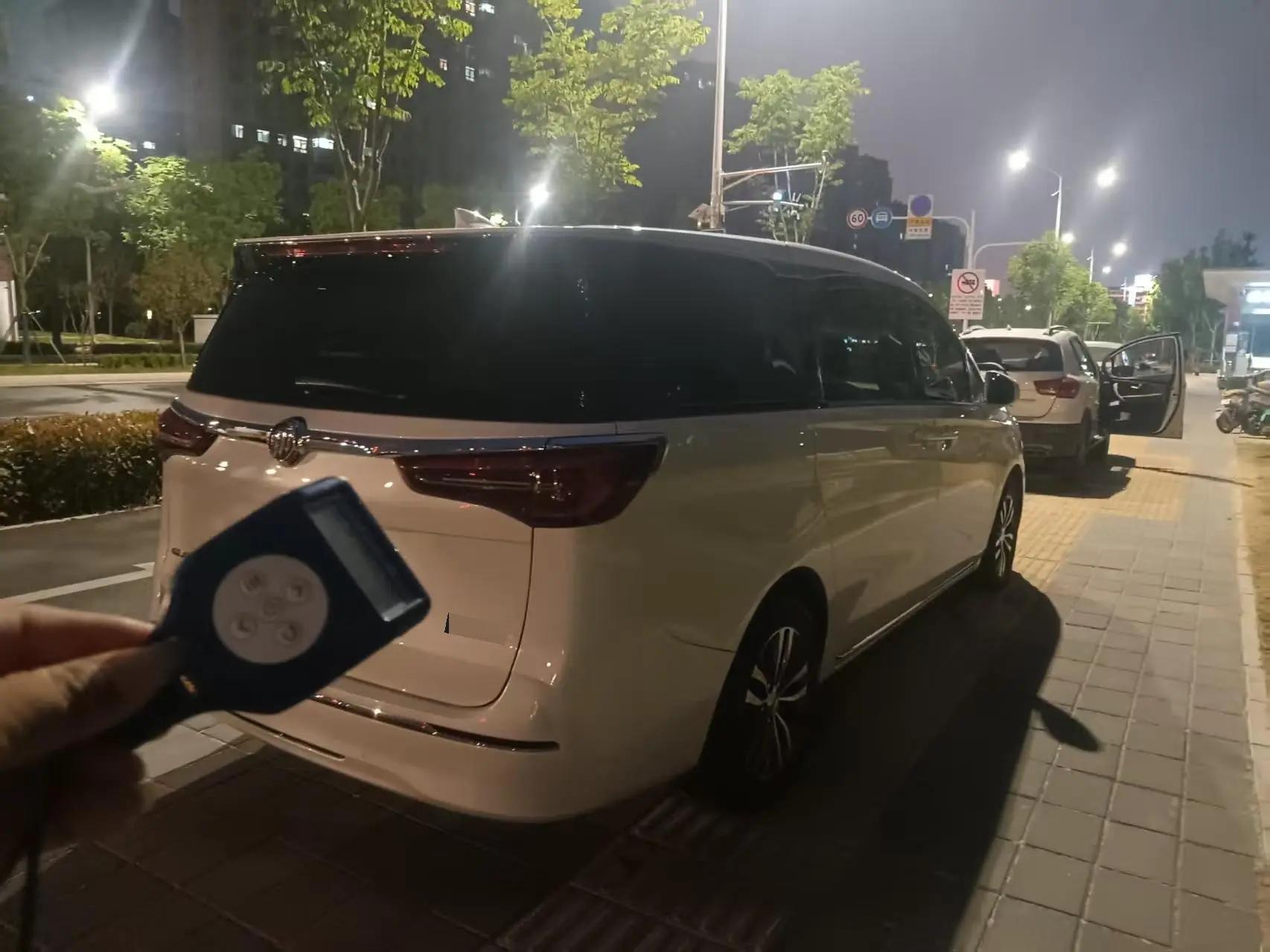 Buick GL8 2023 ES Lu Zun 653T Comfort 5