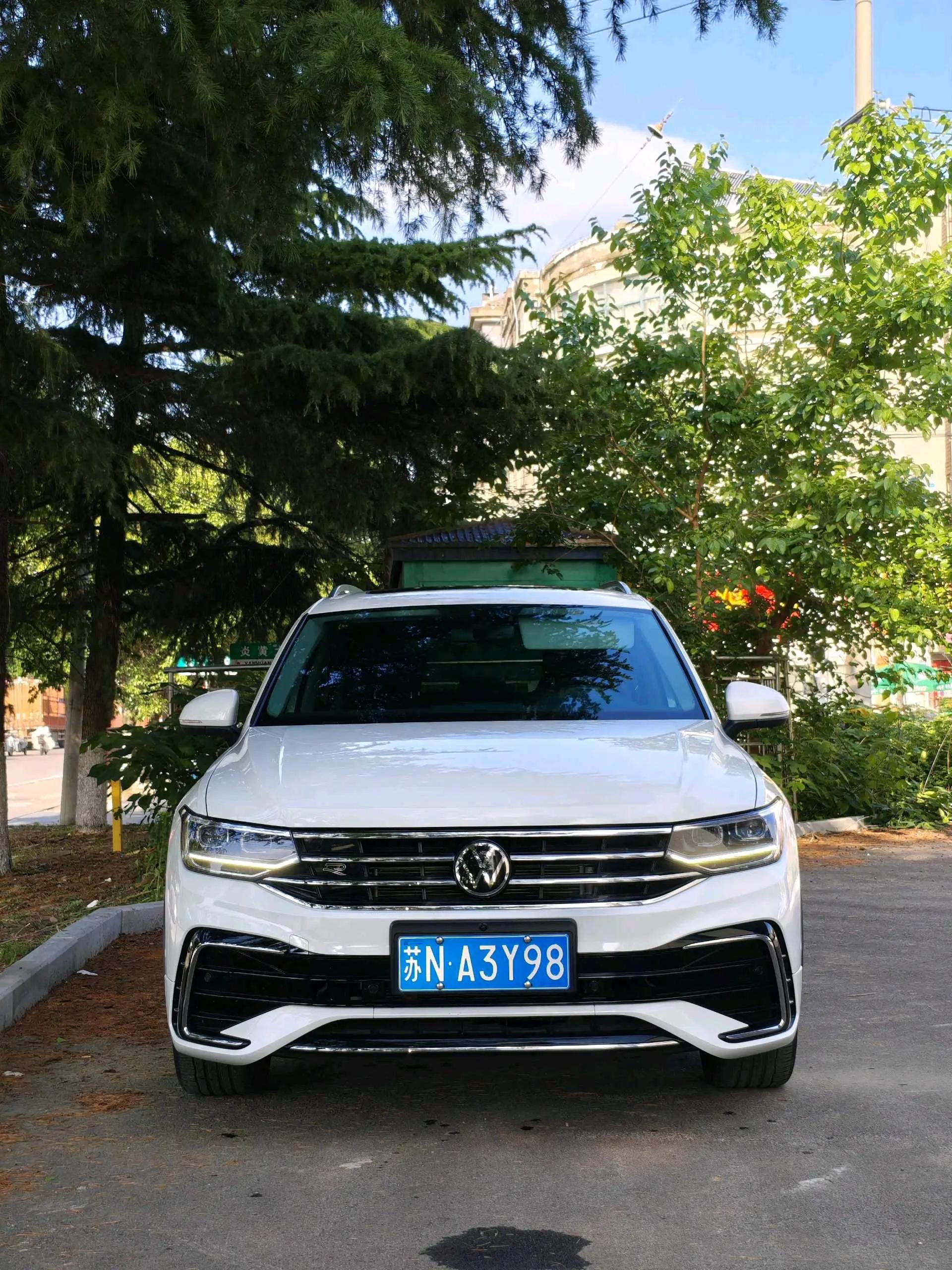 Volkswagen 2024 Tiguan L R-Line 2.0TSI 330TSI Two-Drive R-Line Overdrive Automatic Gear 2