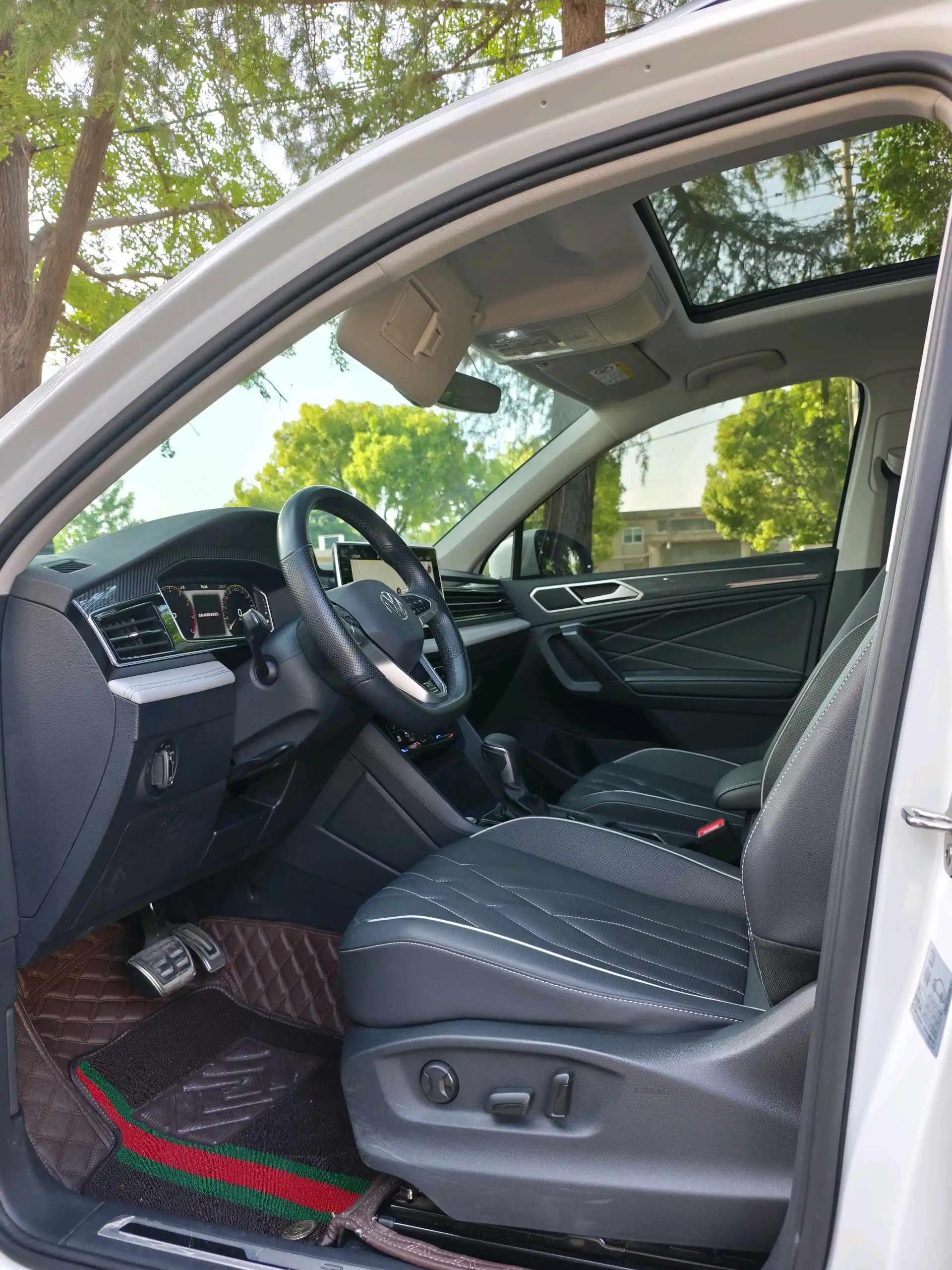Volkswagen 2024 Tiguan L R-Line 2.0TSI 330TSI Two-Drive R-Line Overdrive Automatic Gear 4