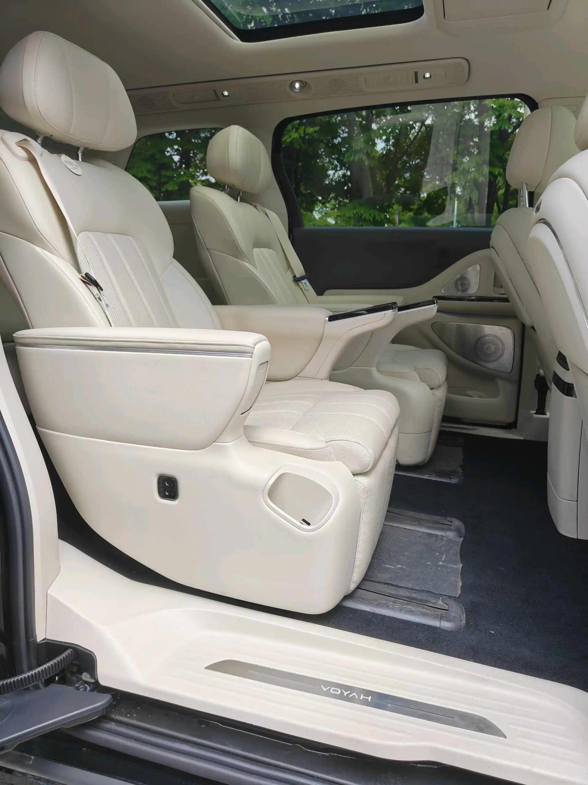 Voyah 2025 Model Dreamer PHEV 1.5T Four-Wheel-Drive Prestige Kunpeng Edition Automatic 3