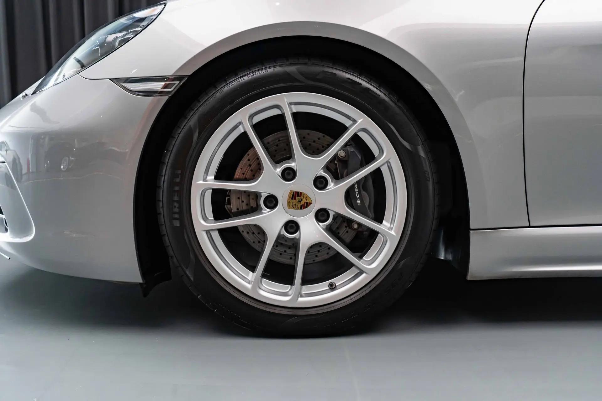 Porsche 718 2020 Cayman 2.0T 5