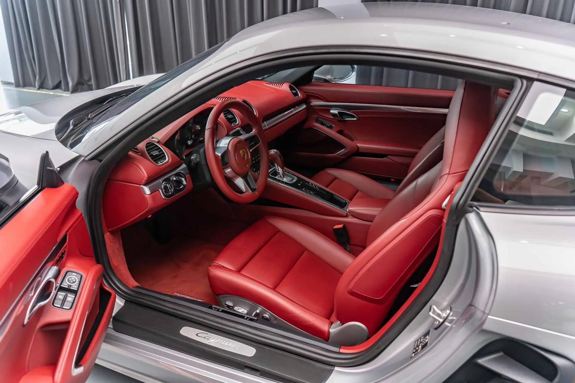 Porsche 718 2020 Cayman 2.0T 9