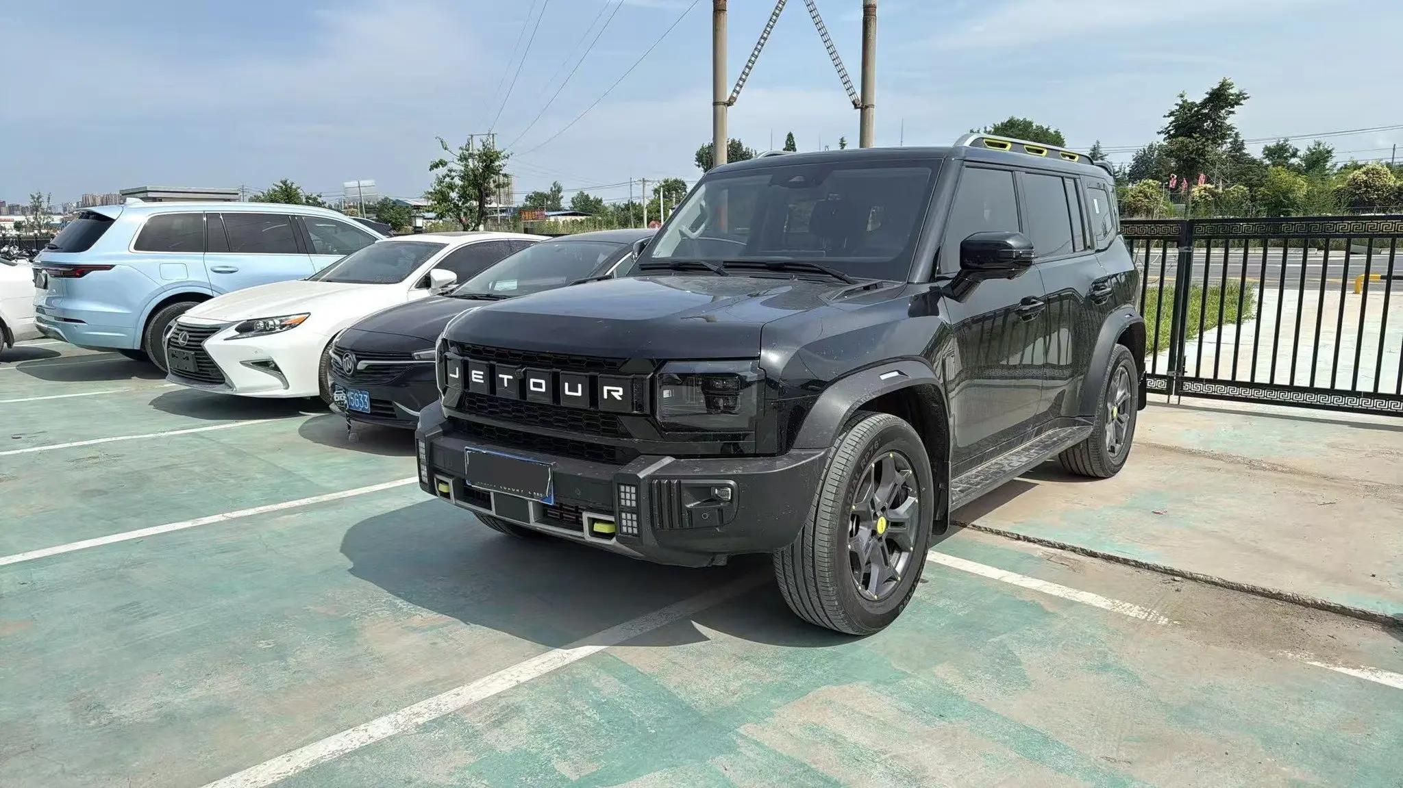 Jetour 2024 Traveler 2.0T Four-wheel Drive Through PRO Entertainment Edition Automatic Gear
