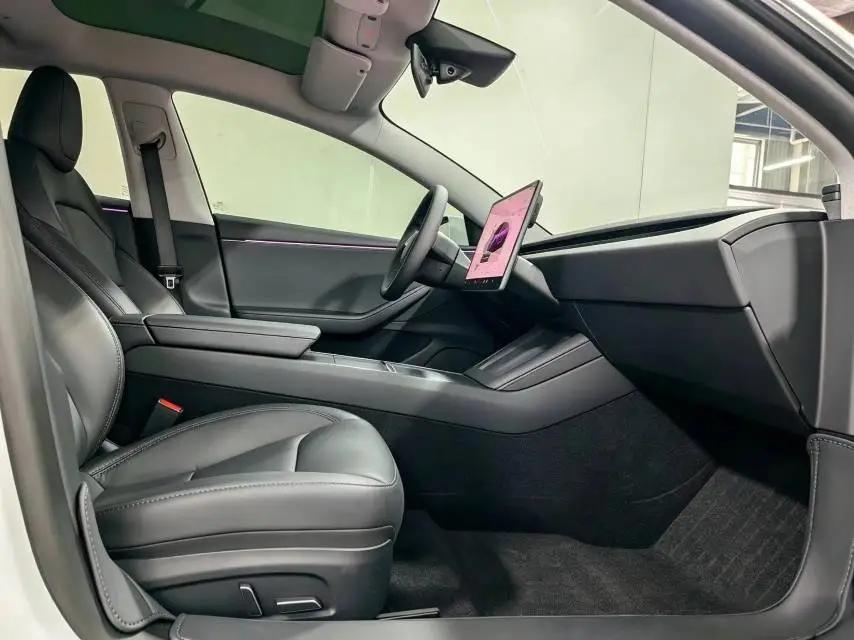 Tesla 2025 Model 3 Rear-Wheel Drive Automatic 7