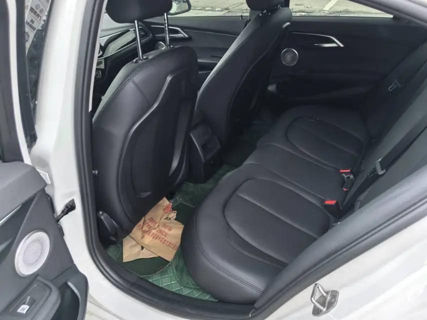 BMW 1 Series 2022 120i M Sports Edition 10