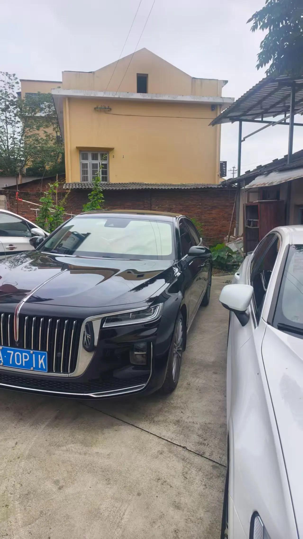 HongQi H9 2020 2.0T Zhilian Flag Edition