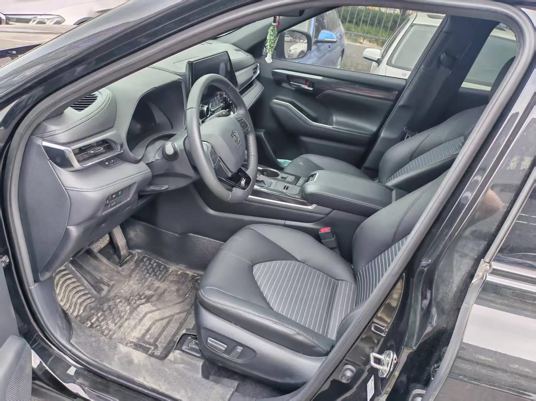 Toyota 2024 Crown Landfang HEV 2.5 CVT 4WD Prestige Automatic 2