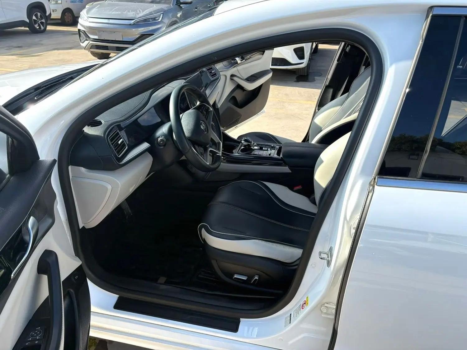 Qin PLUS 2021 EV 500KM Luxury Model 4